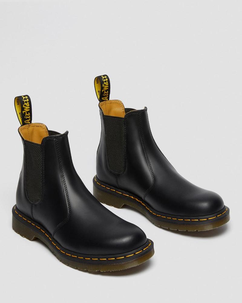 Black Men's Dr Martens 2976 Yellow Stitch Smooth Leather Chelsea Boots | CA 492GSO